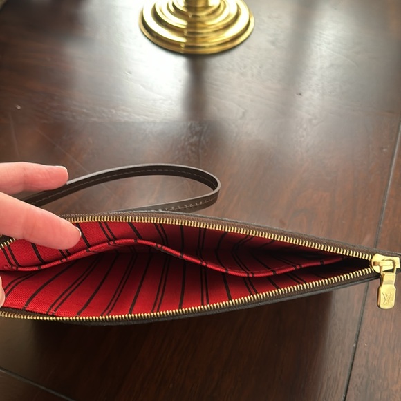 Louis Vuitton Damier Ebene Neverfull PM Pochette - Picture 8 of 12